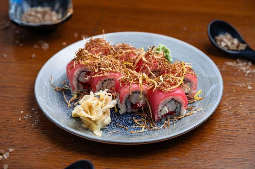 Tuna and Leek Sushi Roll
