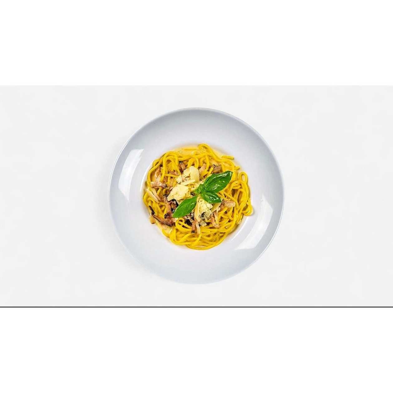 Špagety carbonara s parmezanem