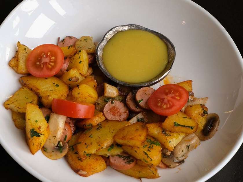 Potatoes with Sausages and Mushrooms