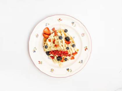 Waffles with White Chocolate and Forest Fruits