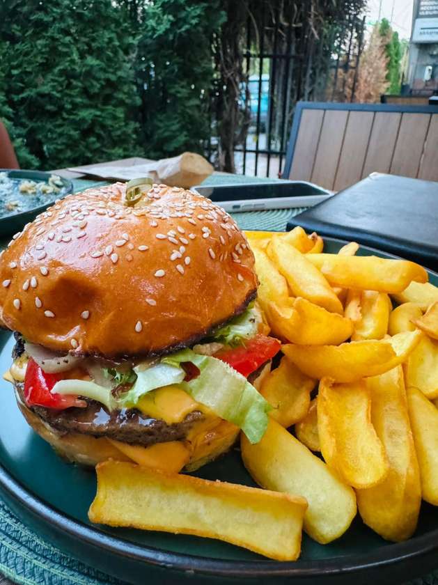 MENIU CHEESE BURGER