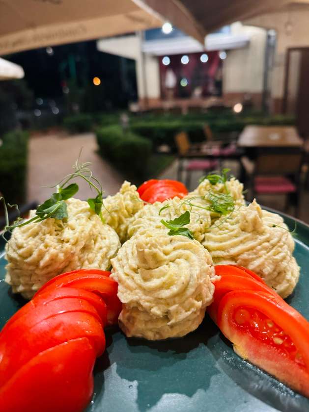 SALATA DE VINETE CU ROSII