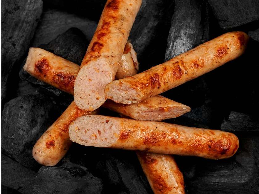 Ковбаски курячі з грибами