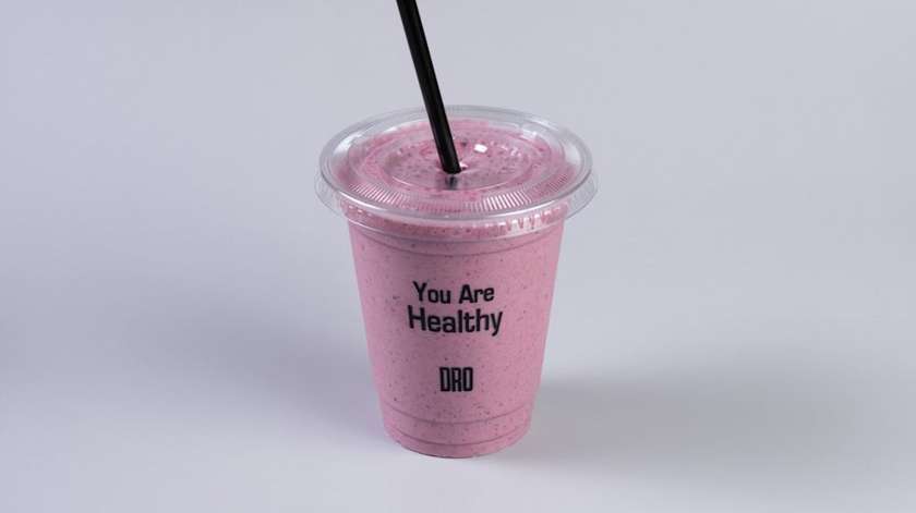 Berry Blitz  🍸- 🔥 Calories: ~200–250 kcal