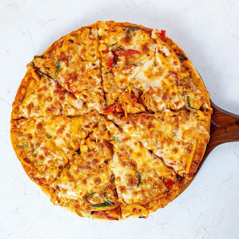 Special Aboude Pizza (Tomato Sauce, Cheese, Mushroom, Onion, Green Pepper, Sweet Corn, Olives, Beef, Chicken, Sojok)