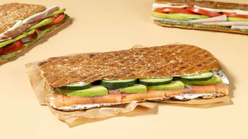 Salmon Sandwich - 331 Kcal
