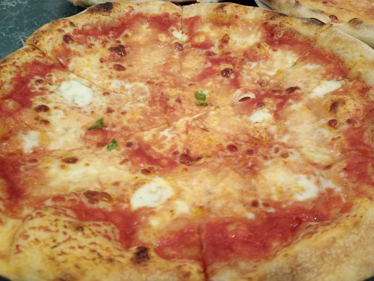 4 Formaggi Pizza