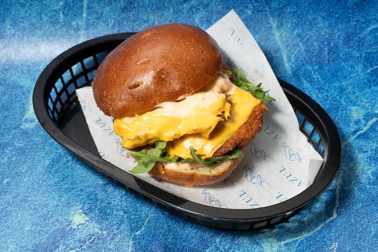 1. Crispy Chicken Burger