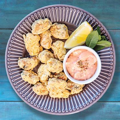 Fried Mussels with Sauce