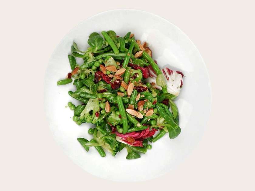 Green Crunch з вʼяленою журавлиною та броколі.