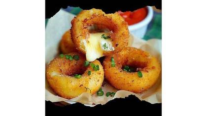 Mozzarella Rings + Sauce