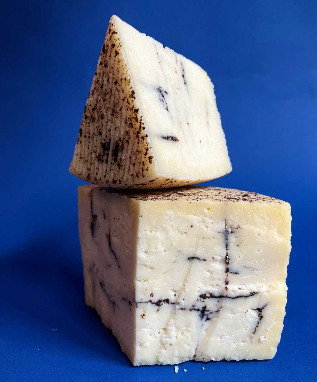 Oveja Curado White Truffle