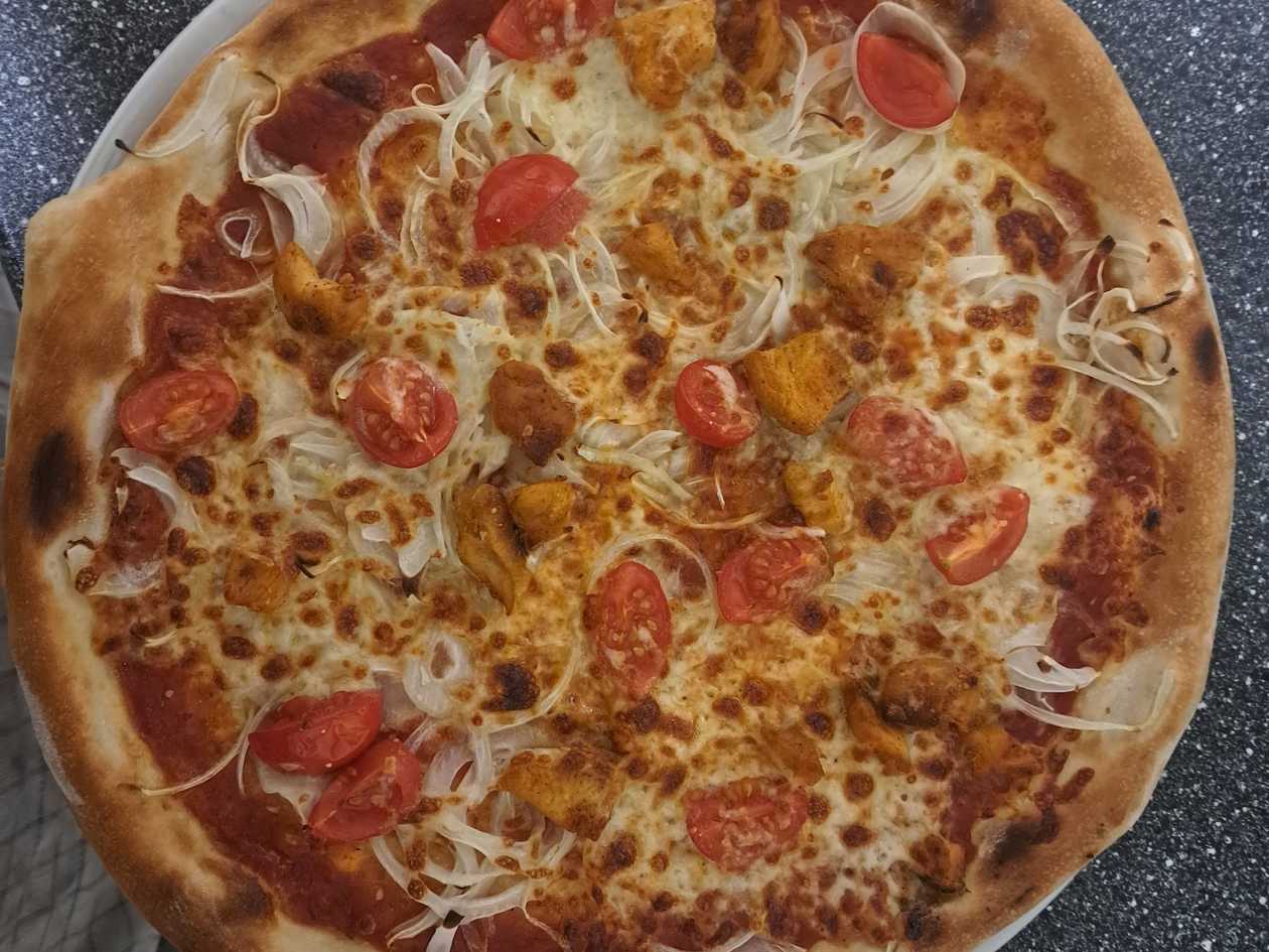 PIZZA TONNO   malá