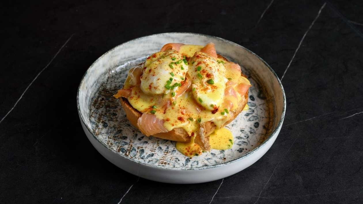 EGG BENNY SALMON