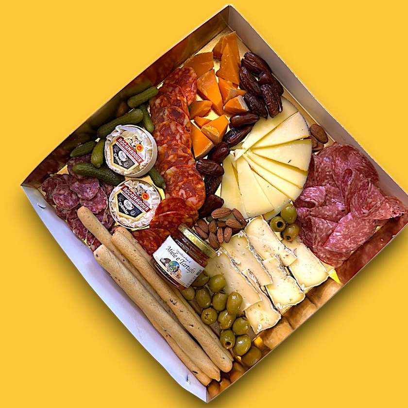 Connoisseur Board M