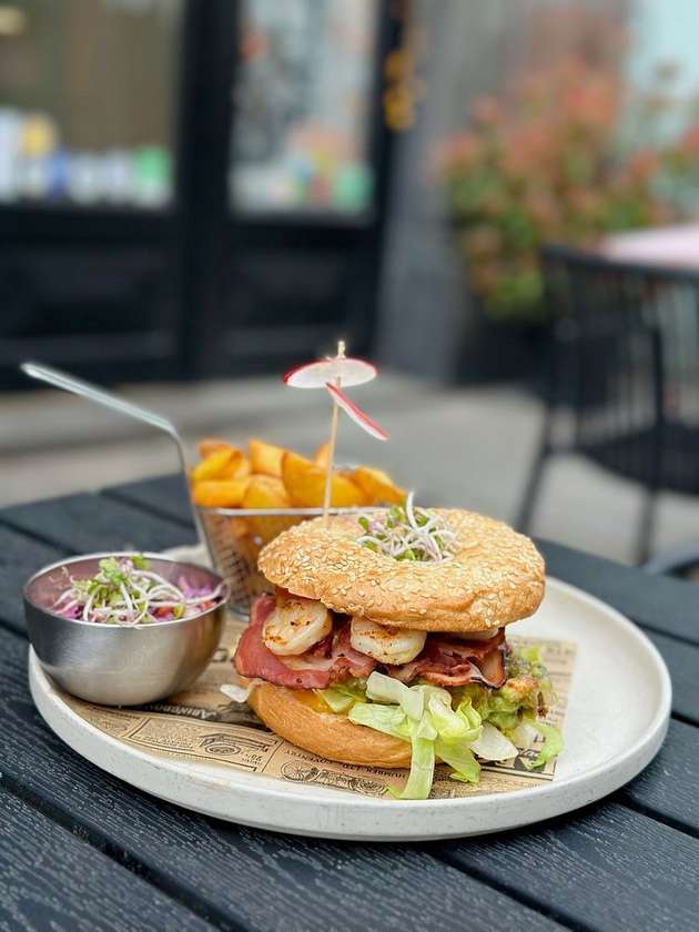 Guacamole Shrimp Bagel Sandwich