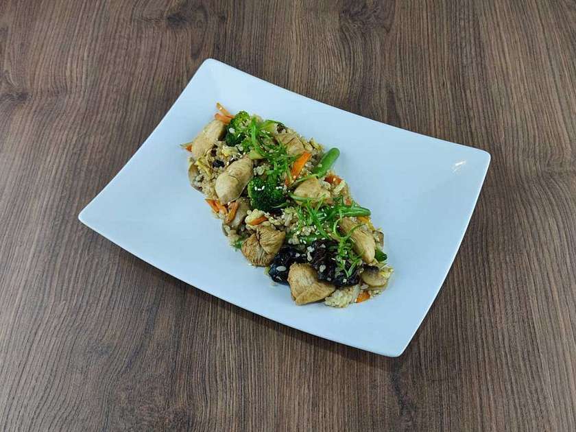 Тайський рис з куркою