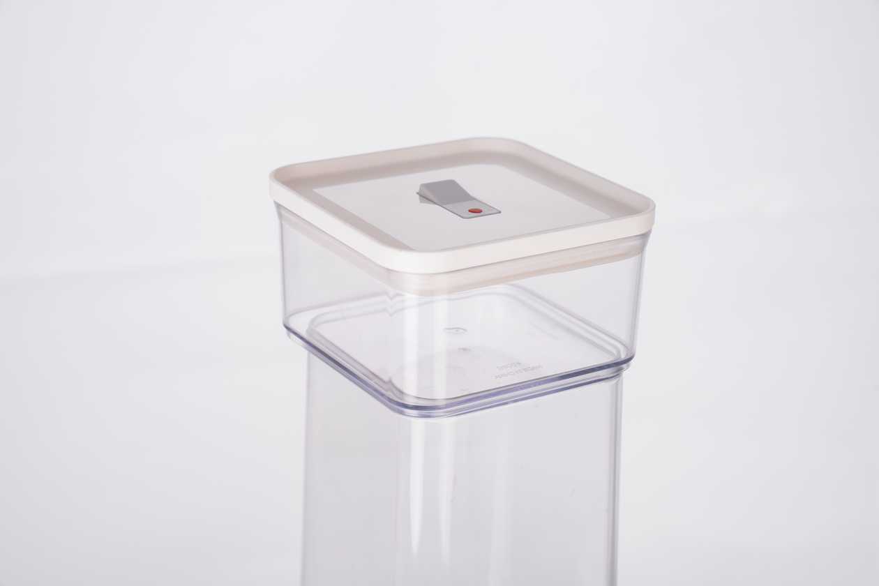 White Food Container with Valve 400mL (Small)