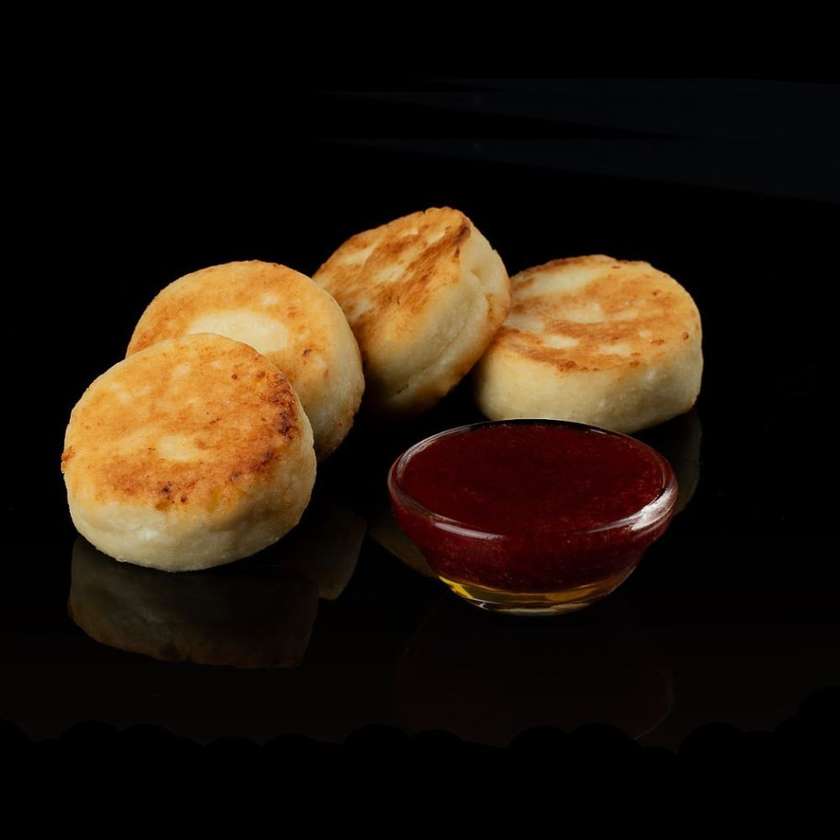 Сирники з брусничним соусом, 200/25г (48374)