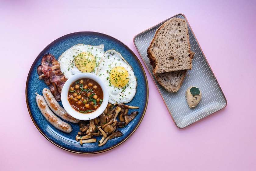 FULL BREAKFAST