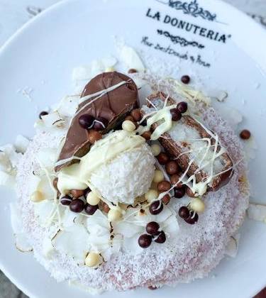 DELUXE Coconut Milkshake