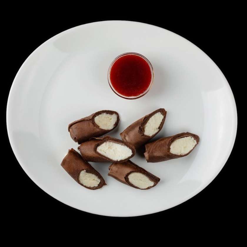 Bounty Pancakes with Lingonberry Sauce, 240/25g