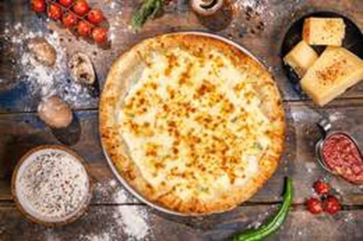 Quattro Formaggi Pizza