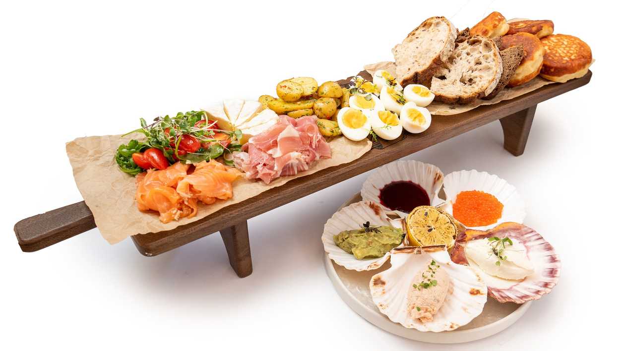 ΤΟ ΒΑΣΙΛΙΚΟ BRUNCH (για 4 άτομα)