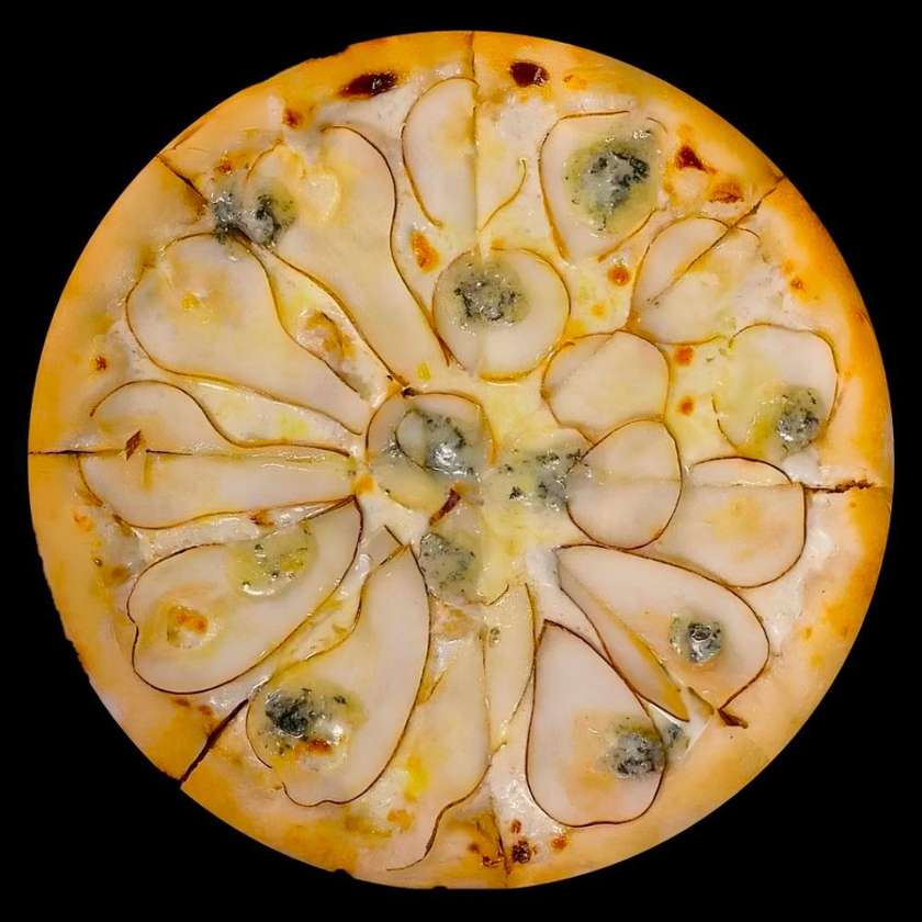 Buta Pizza with Pear and Gorgonzola, 500g