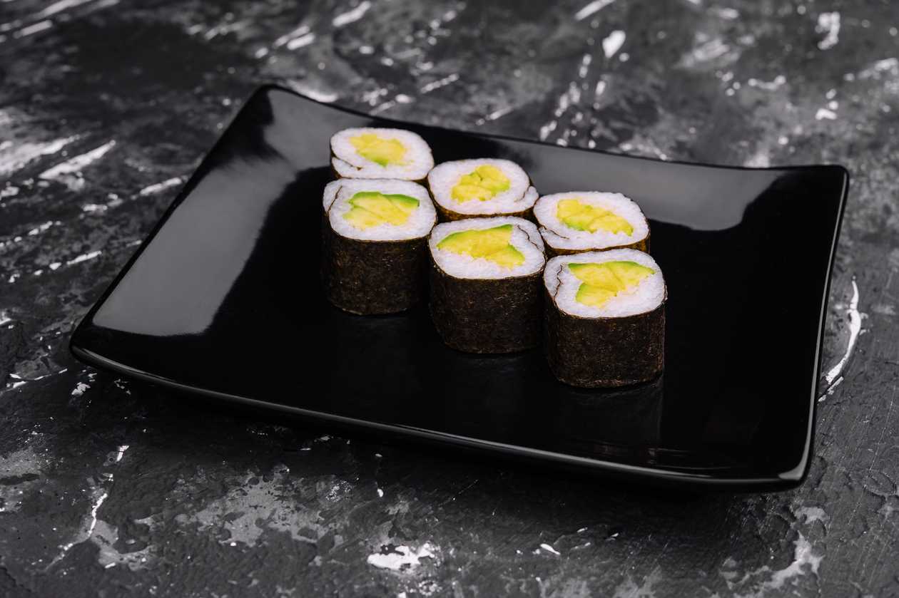 029. Maki Abacate (8 Pçs)