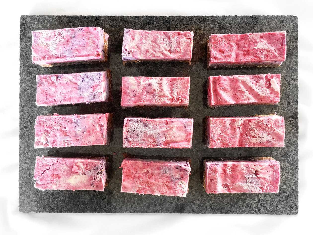 Baton proteic Very Berry 1 buc 70 gr (14 gr proteina/baton)