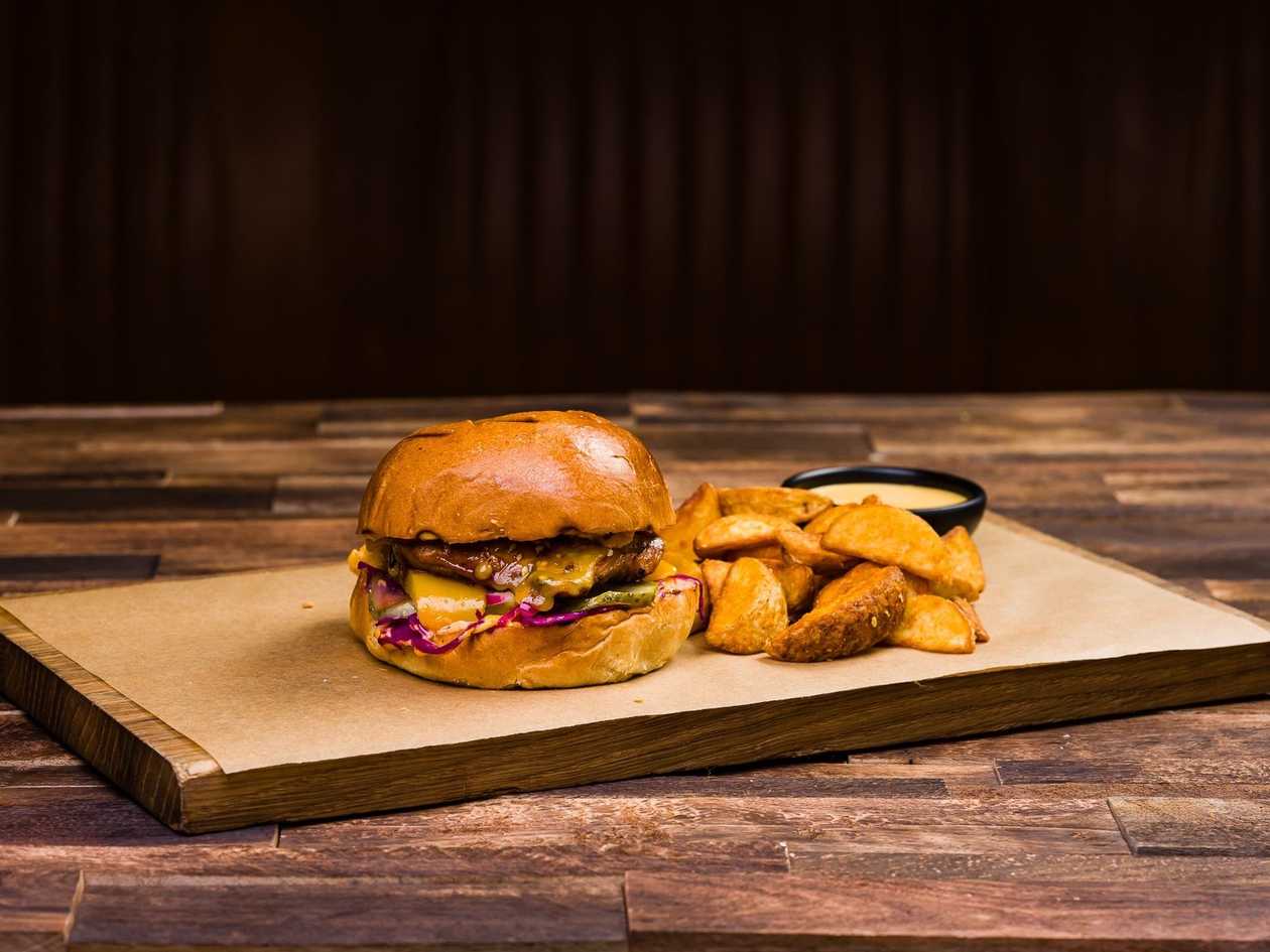 Teriyaki chicken thighs and pickled vegetables burger set