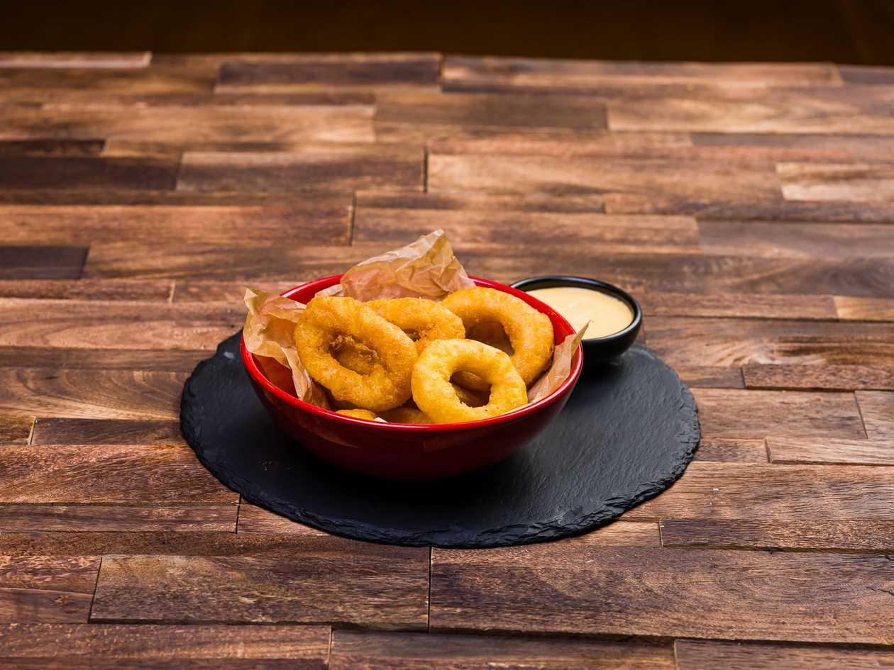 Deep-fried squid rings - With spicy mango mayonnaise sauce
