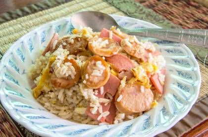 T18. Smažená Rýže s Kuřecím Masem (3,4) po Thaisku Palive