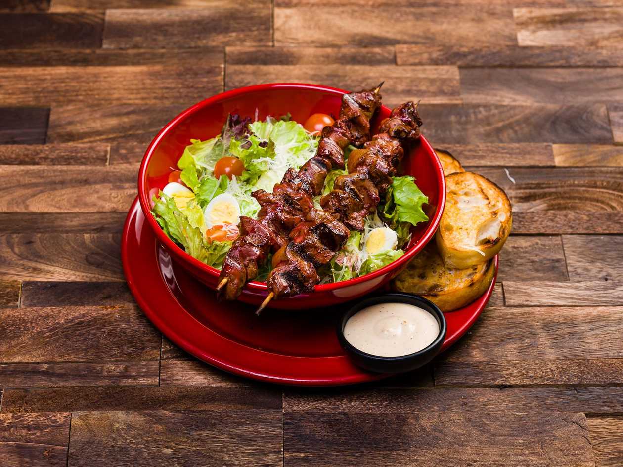Ceasar salat With turkey breast skewer large