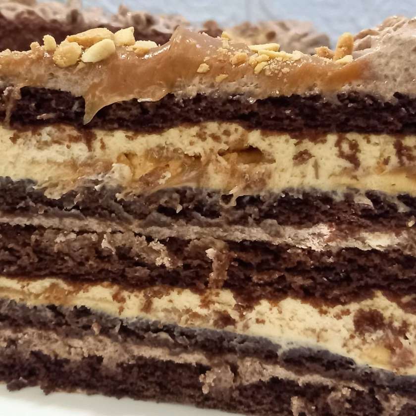 Medovik Snickers