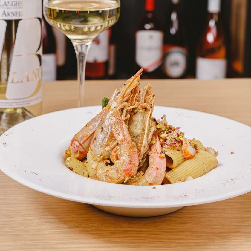 Rigatoni con Pesto Di Pistacchio E Gamberi Rossi Argentini