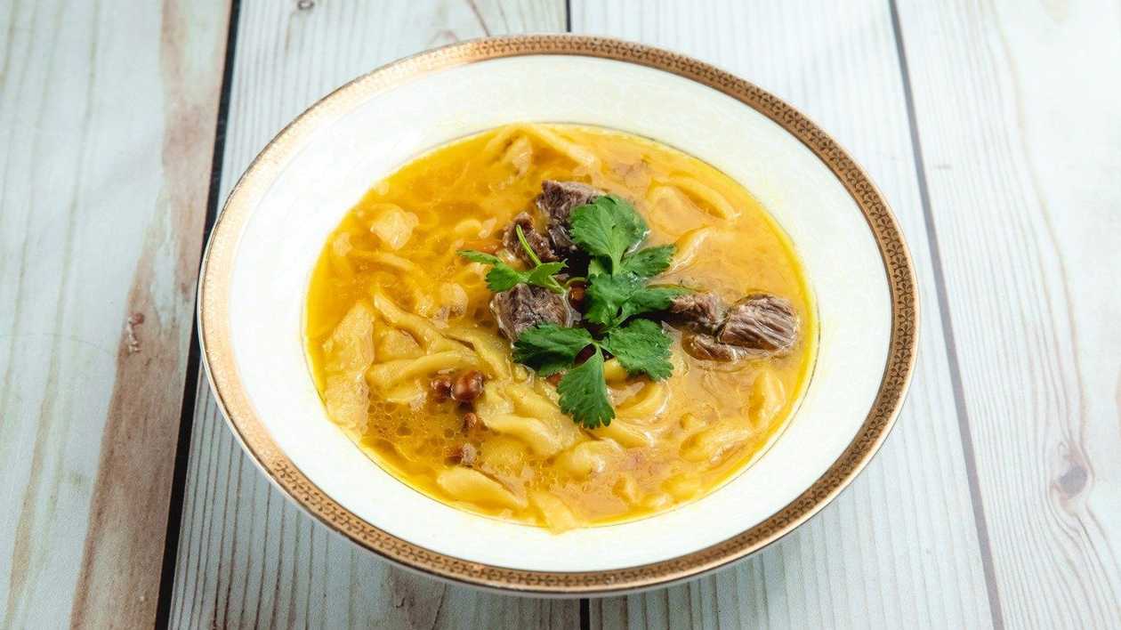 Şorba Əriştə ilə