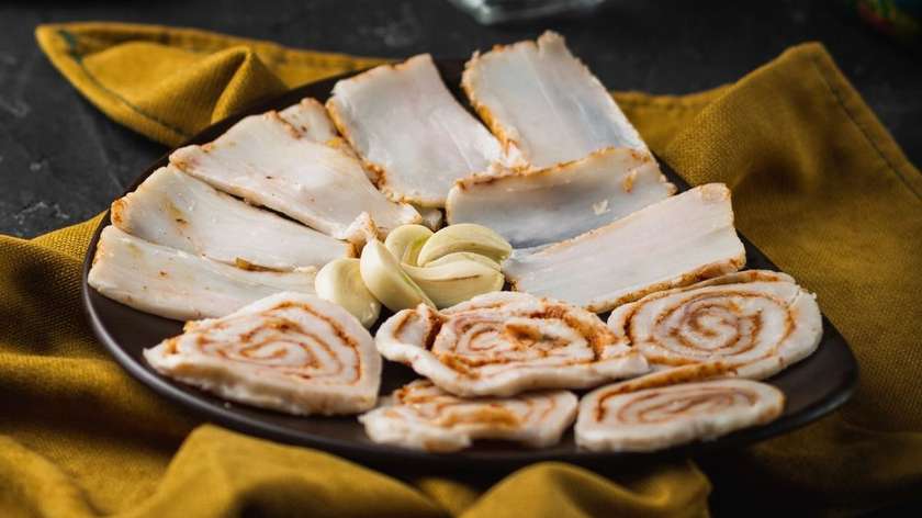 Sala with garlic