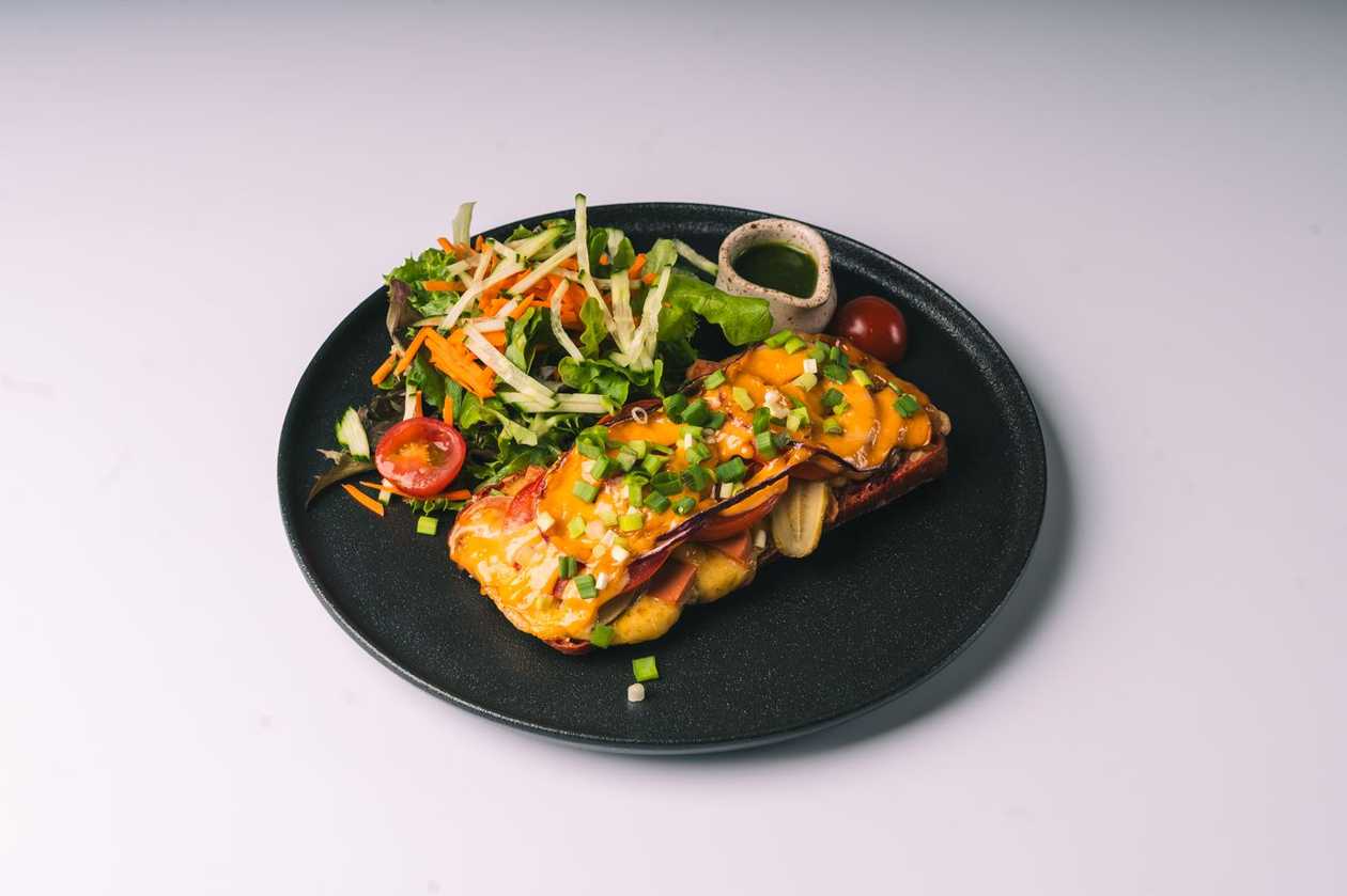 Oven baked bread with melted vegcheese