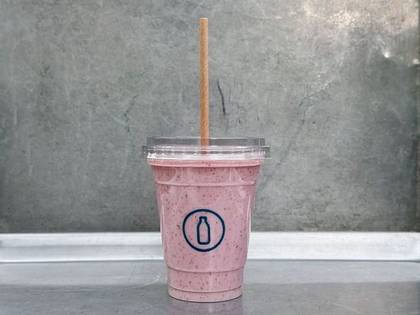 STRAWBERRY SHAKE