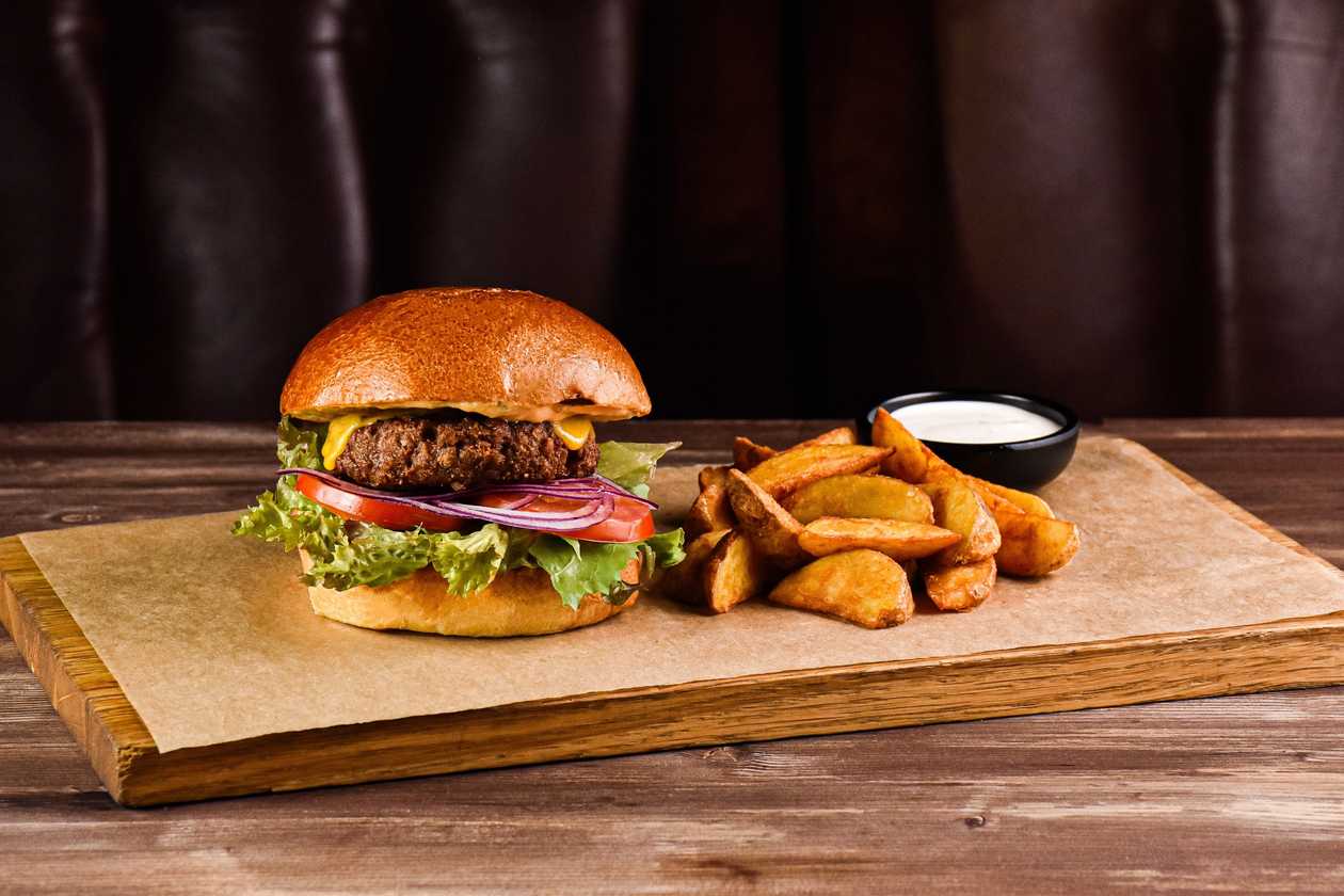 Beyond Meat (plant-based) patty burger set