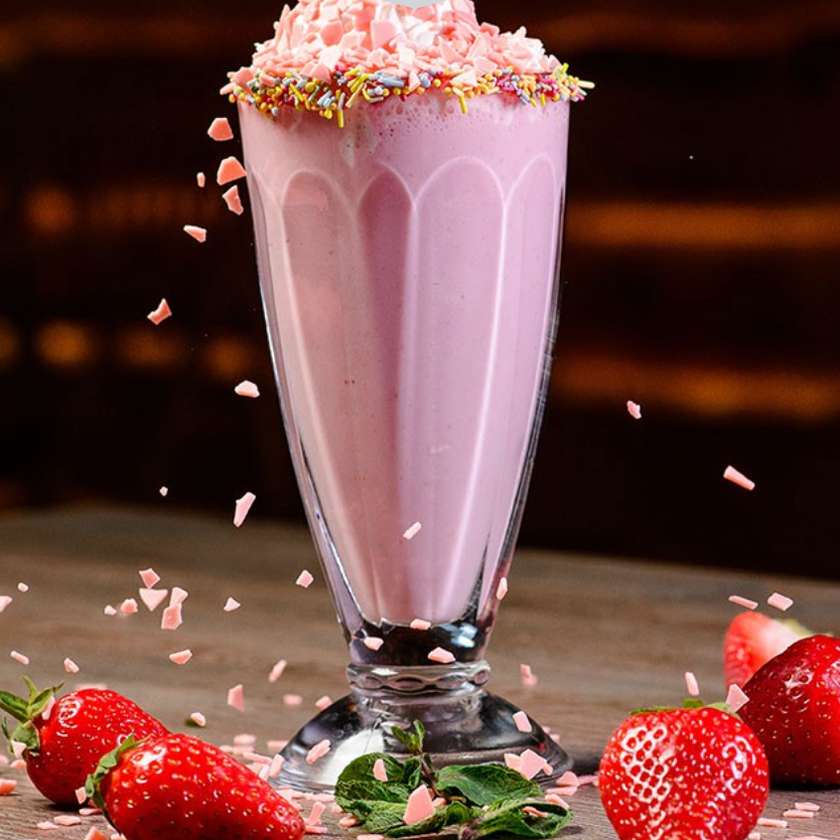 Milkşeyk çiyələkli