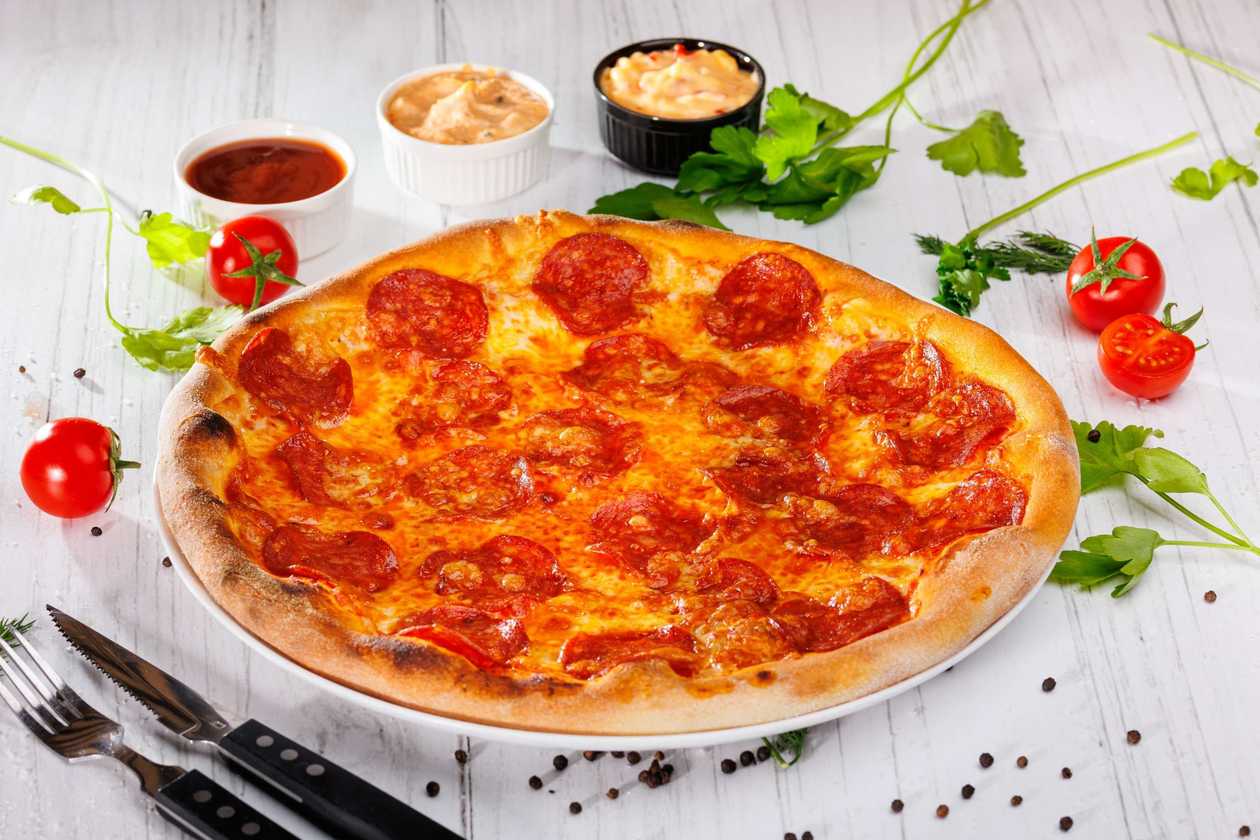 Pizza diavola medie