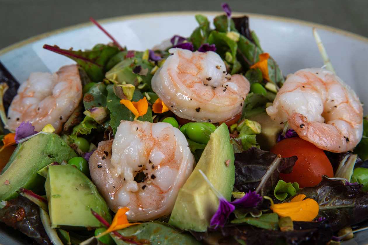 Salad with prawns