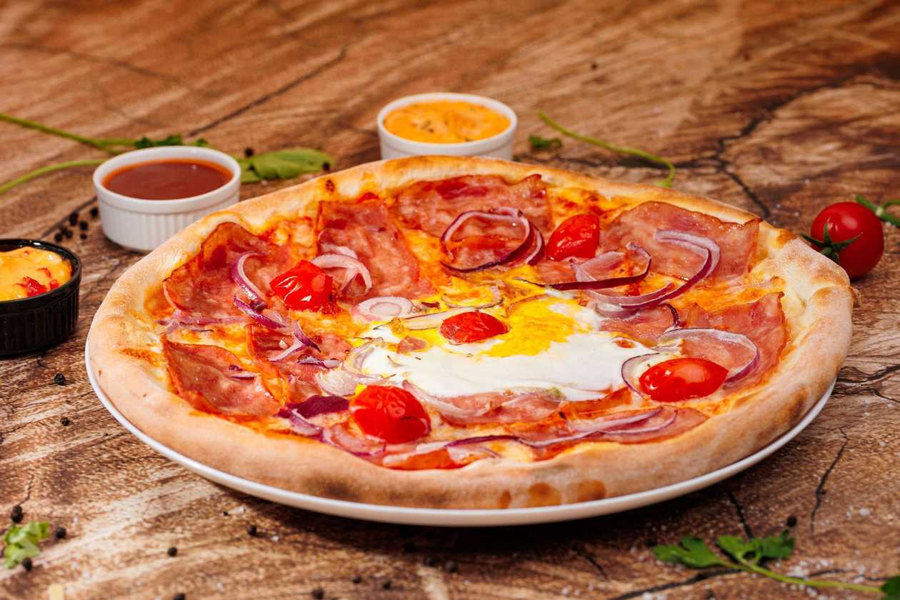 Pizza carbonara mică