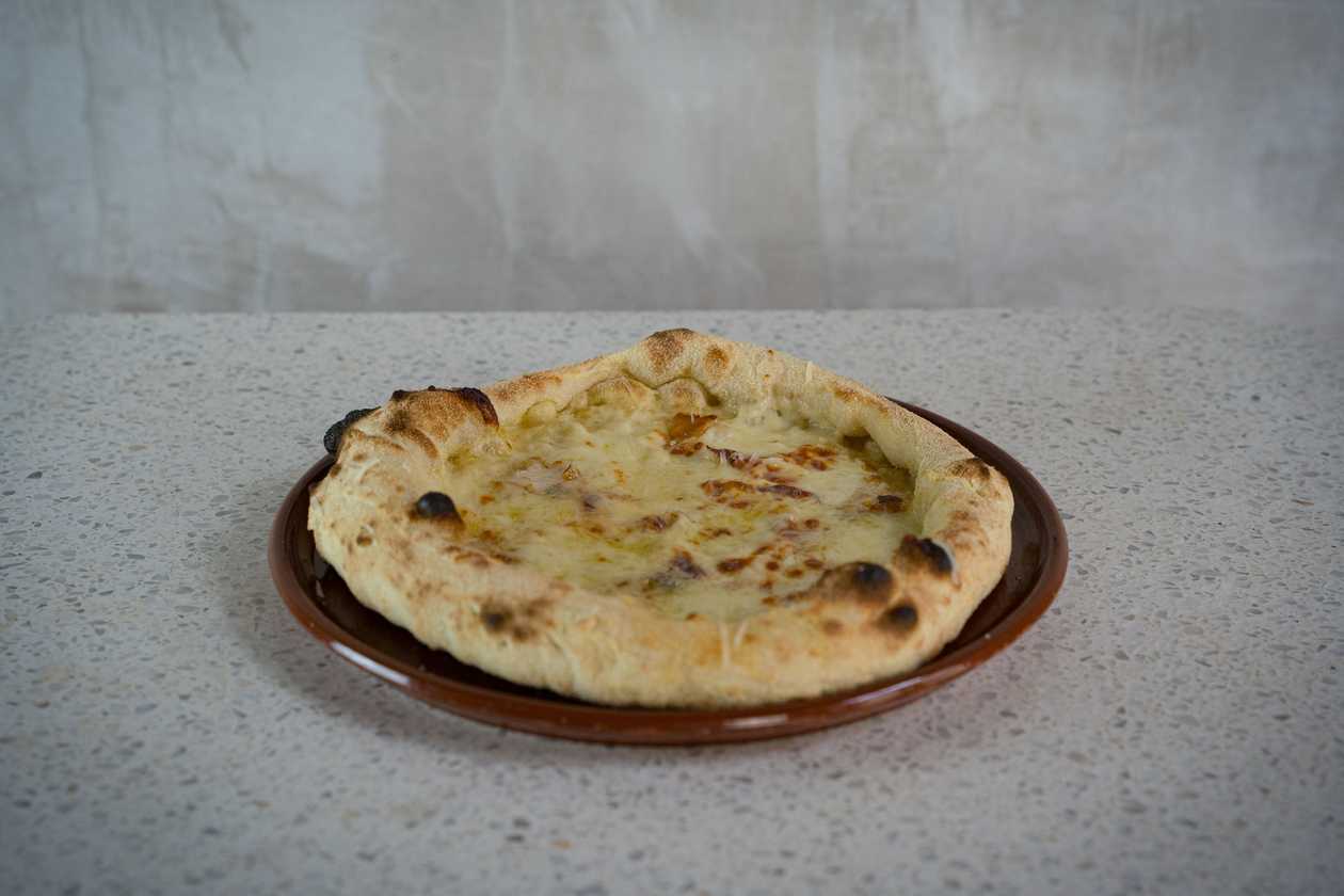 Cinque Formaggi Pizza