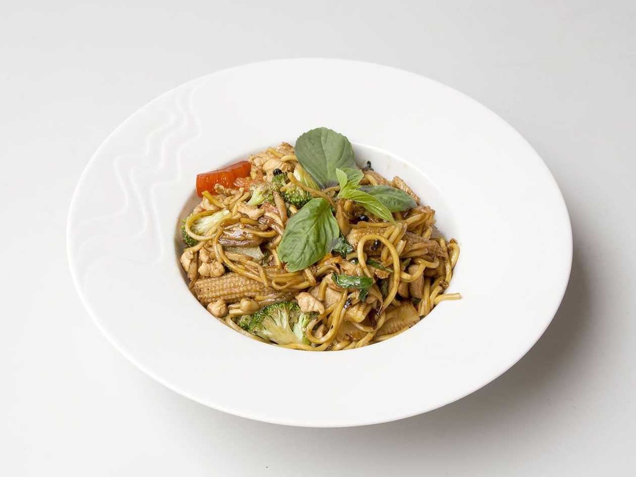 Phad Kee Mao Kai