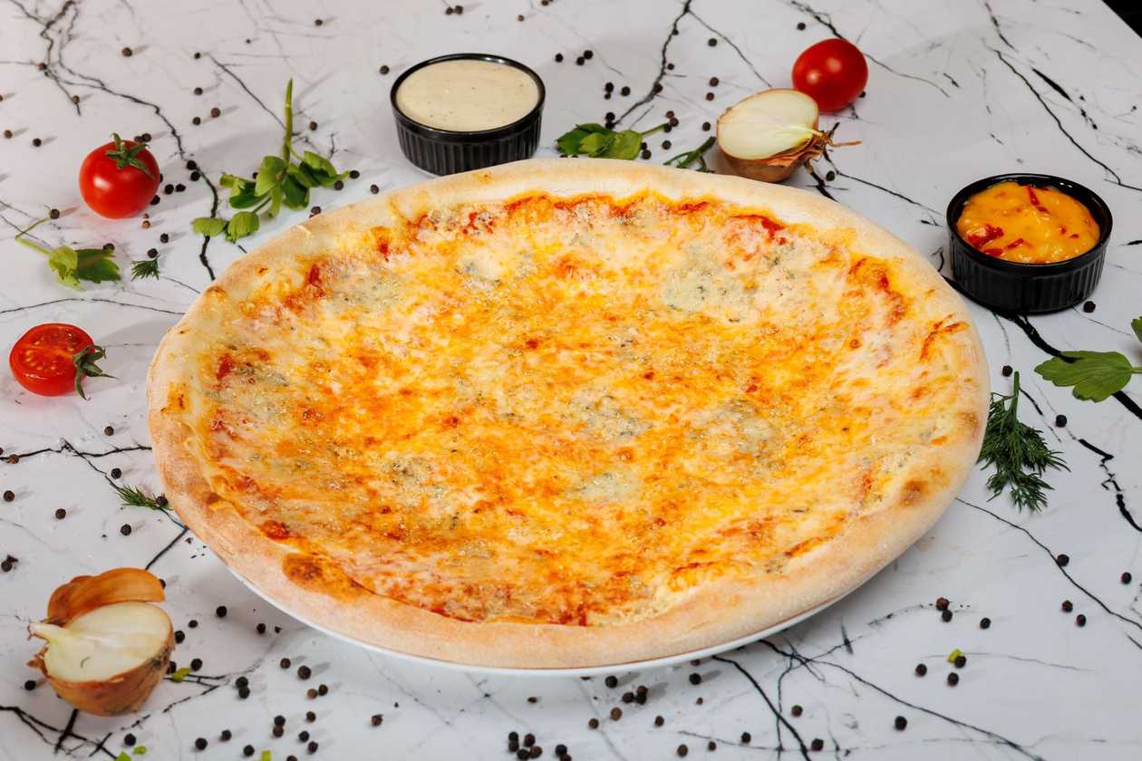 Pizza quattro formaggi mare