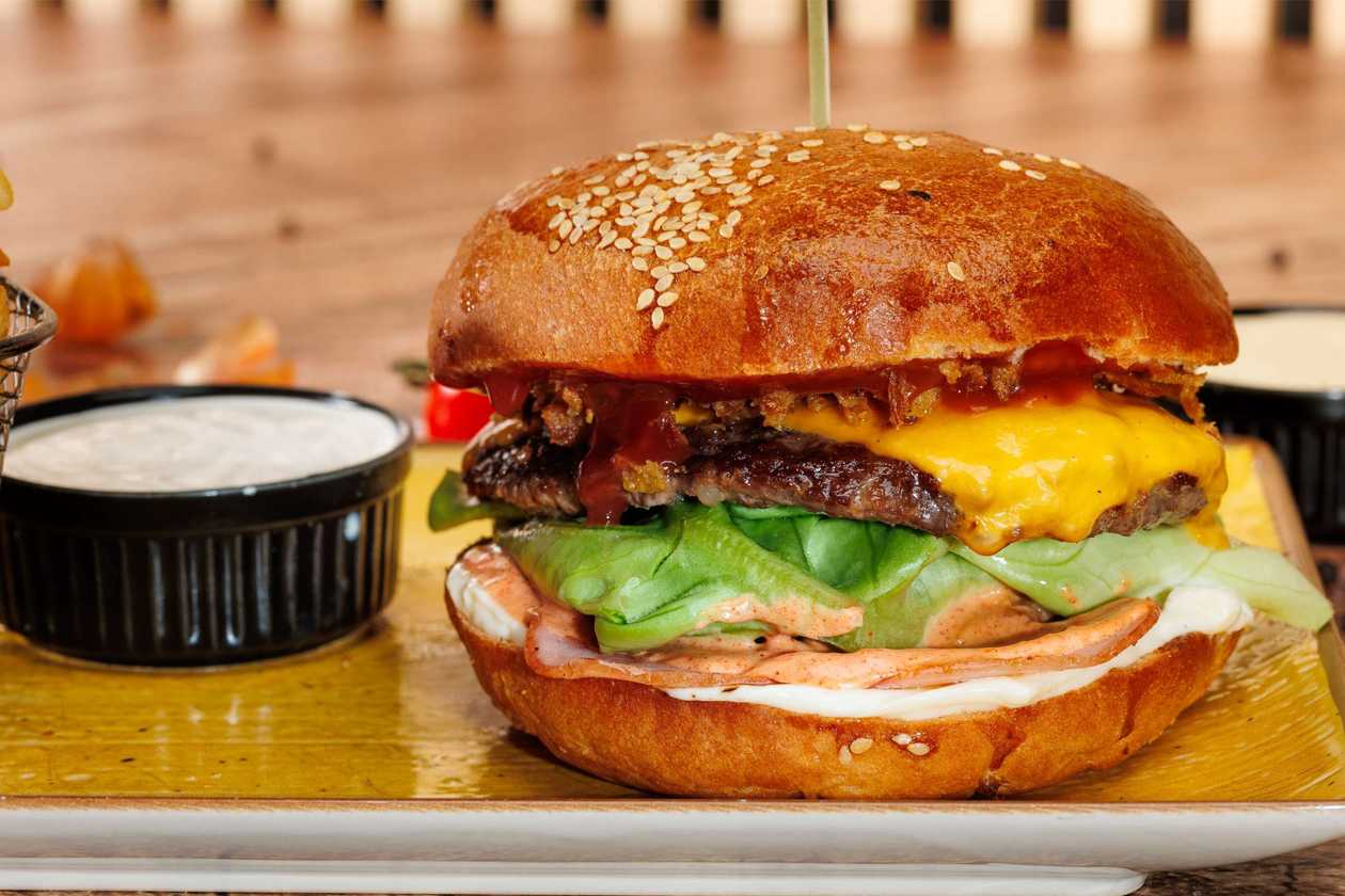 Hamburger Sunca, Carne, Cascaval